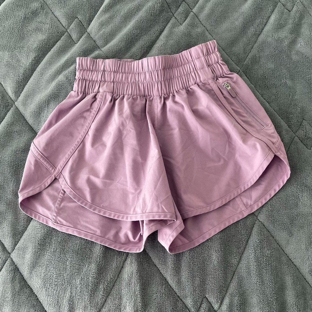 Lululemon Tracker Short V 4" - Size 2
